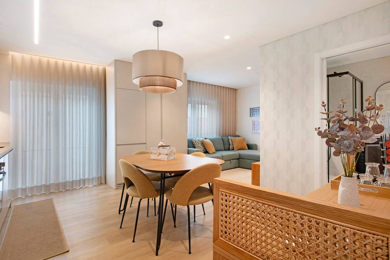 Appartamento intero, Appartamento 'Coastal Dreams - Brisa' con Vista Mare, Wi-Fi e Aria Condizionata in Praia da Nazaré, Nazaré