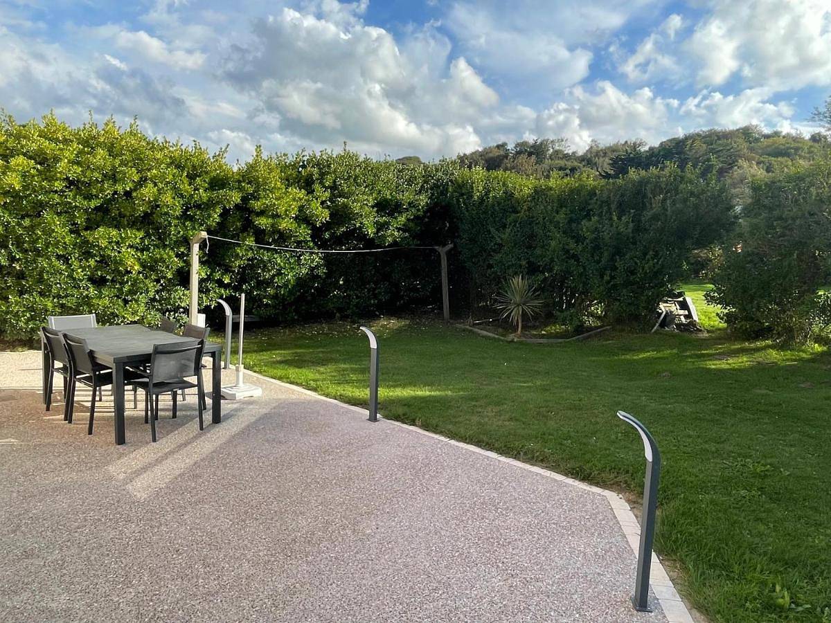 Two-Bedroom House in Omaha Beach, Saint-Laurent-sur-Mer