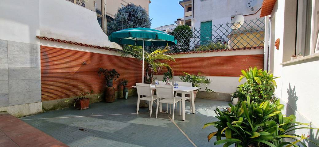 Vakantieappartement voor 6 personen, met tuin en terras in Viareggio