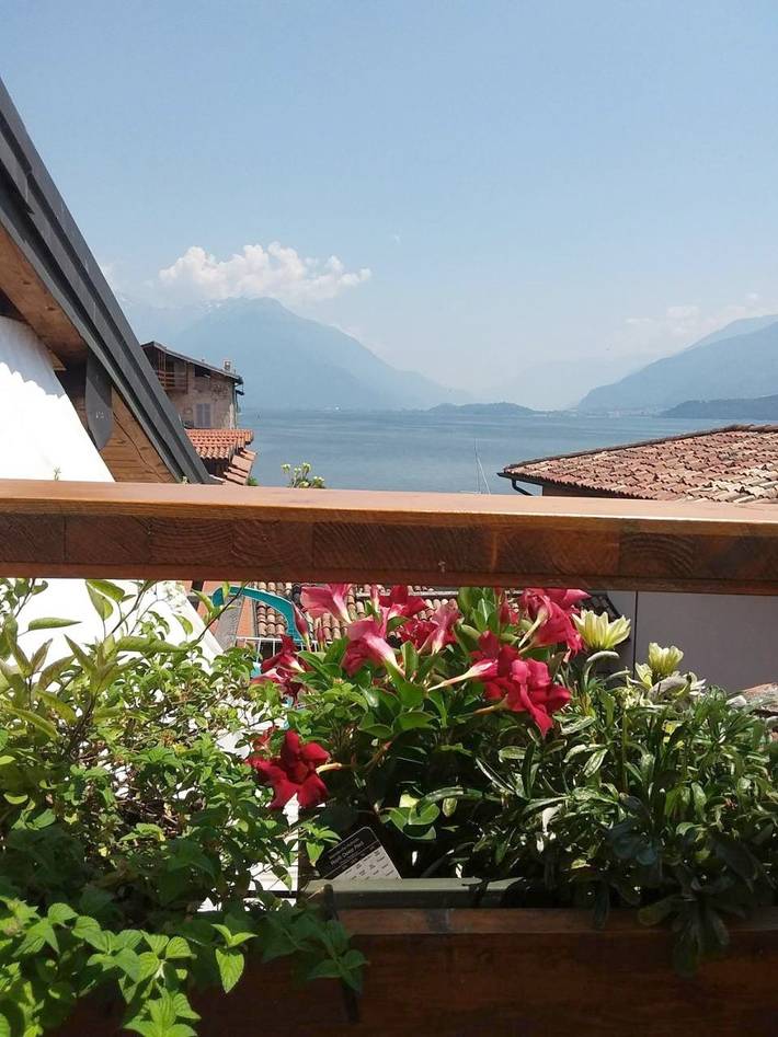 Gîte pour 3 personnes, avec terrasse ainsi que vue sur le lac et vue à Gravedona - 3