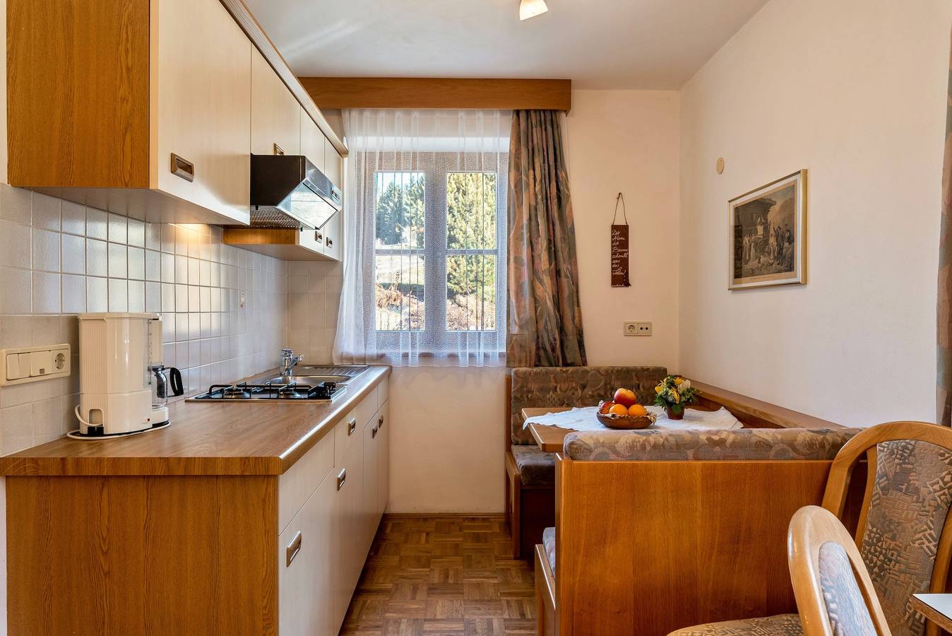 Entire apartment, Apartment 'Figisterhof Small' with Mountain View, Shared Terrace and Wi-Fi in Gufidaun, Klausen