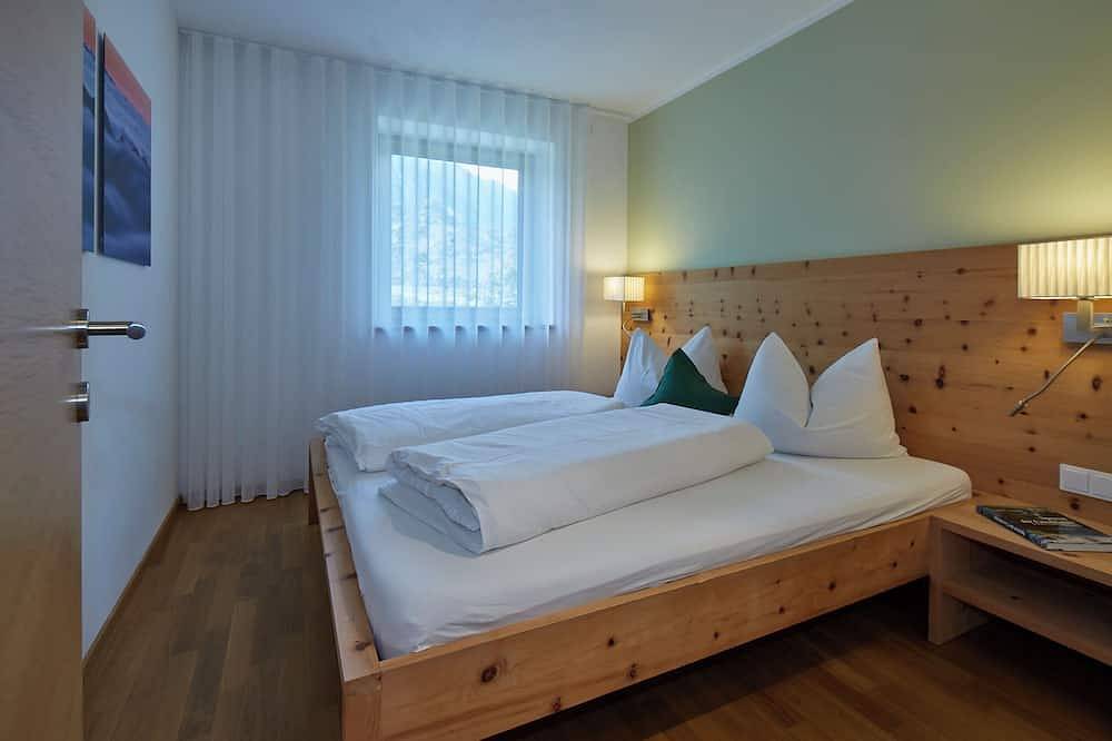 Ganze Wohnung, Apartments Schwarzlehen Idyllische Auszeit mit Bio-Pool inmitten grüner Natur in Naturns, Ortleralpen