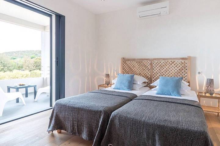 Villa pour 10 personnes, avec balcon ainsi que jacuzzi et jardin à Pianottoli-Caldarello - 3