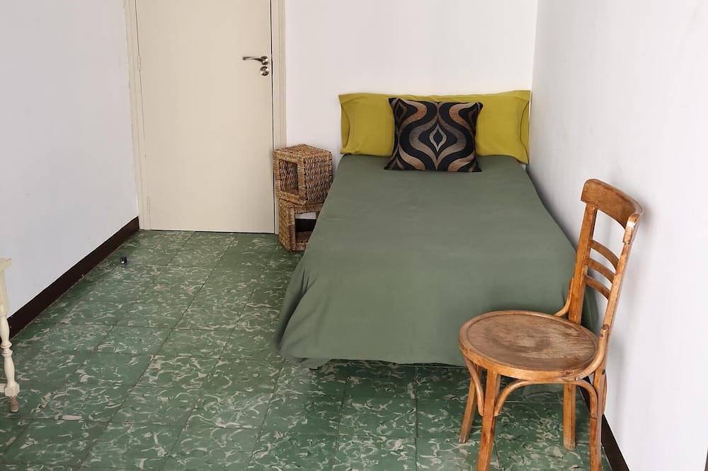 Entire apartment, Cosy Rustic Apartment in the Pyrenees in el Pont de Suert, Alta Ribagorça