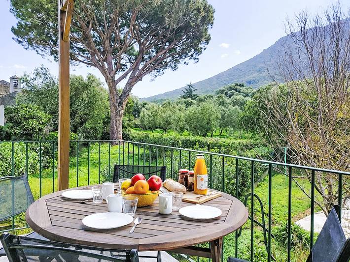 Gîte pour 5 personnes, avec Terrasse et Vue à Luri