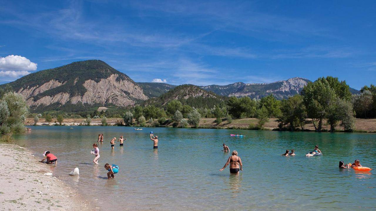 Glamping Villatent at Le Lac Bleu in Châtillon-en-Diois, Parc naturel régional du Vercors