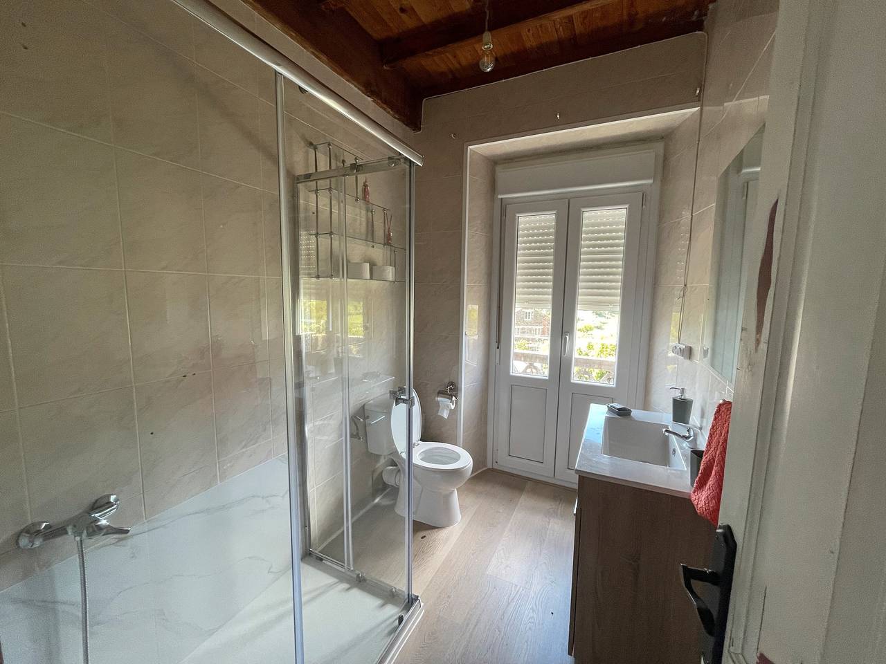 Casa de vacaciones 'Adelina' con vistas a la montaña, jardín privado y balcón in Foz, Costa de Galicia