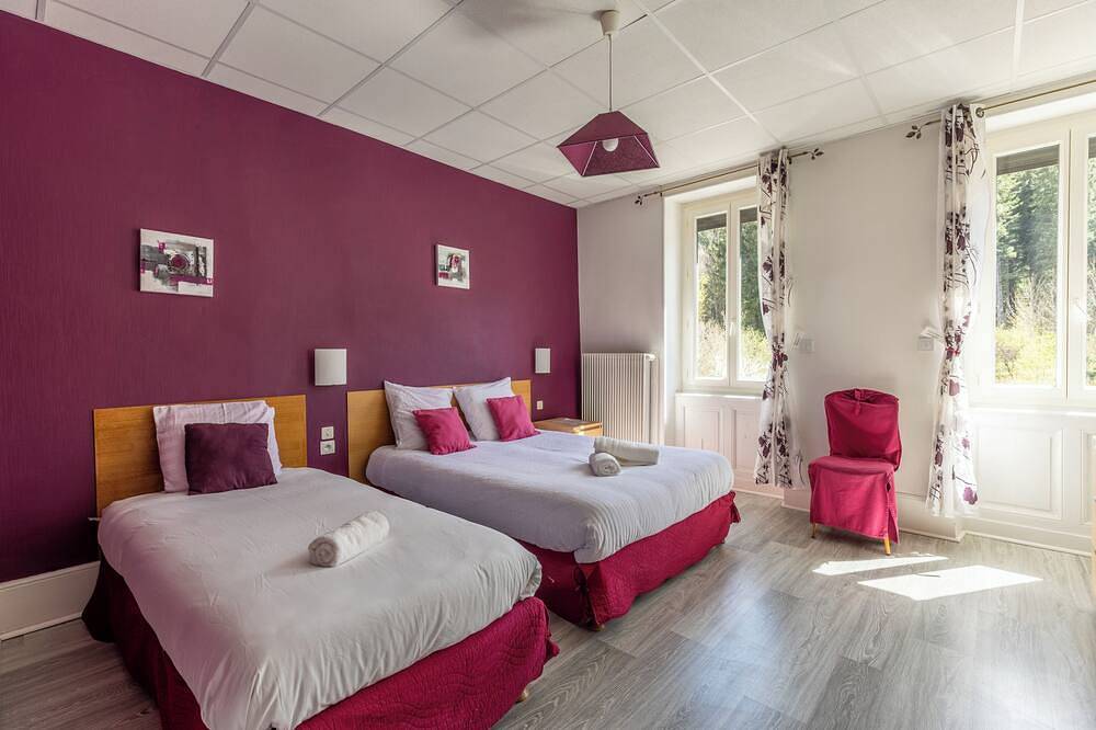 Gîte 12 pers. | 300m² | Puy de Dôme à 5 min | Famille & Groupe in Nébouzat, Parc naturel régional des Volcans d'Auvergne