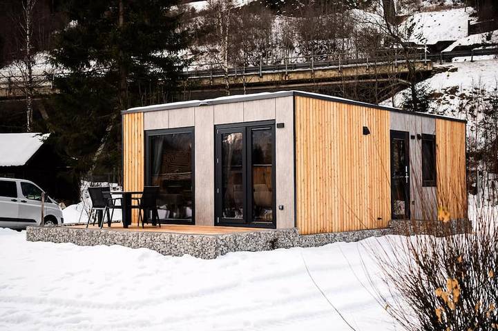 Blockhütte für 4 Personen, mit Terrasse und Garten