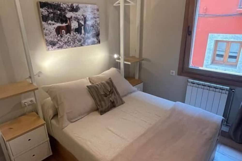 Entire apartment, Design Apartment in Puigcerdà- Apartament/o A/en Puigcerdà -wohnung in Puigcerdà in Puigcerdà, Catalan Pyrenees
