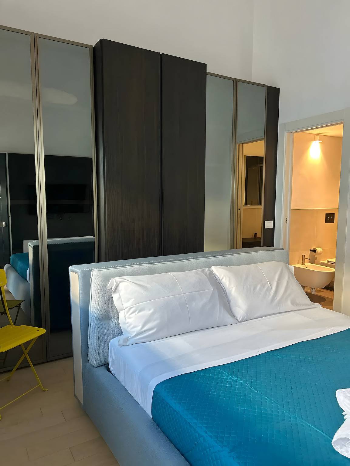 Appartement 'Luxury Room' avec vue sur la mer, Wi-Fi et climatisation in Bari, Province de Bari