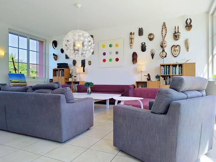 Location de vacances pour 10 personnes, avec terrasse et jardin, animaux acceptés à Ver-sur-Mer - 2