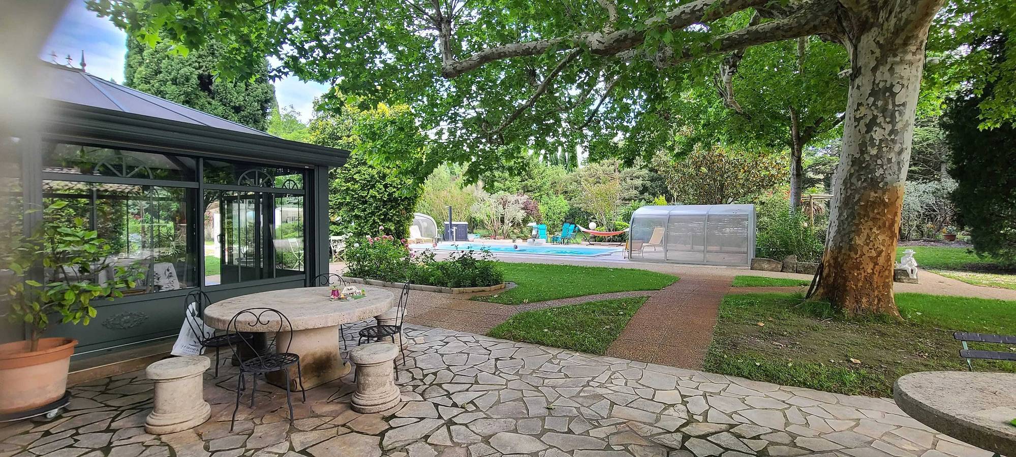Charmant huis in Thor + Zwembad in Le Thor, Vaucluse