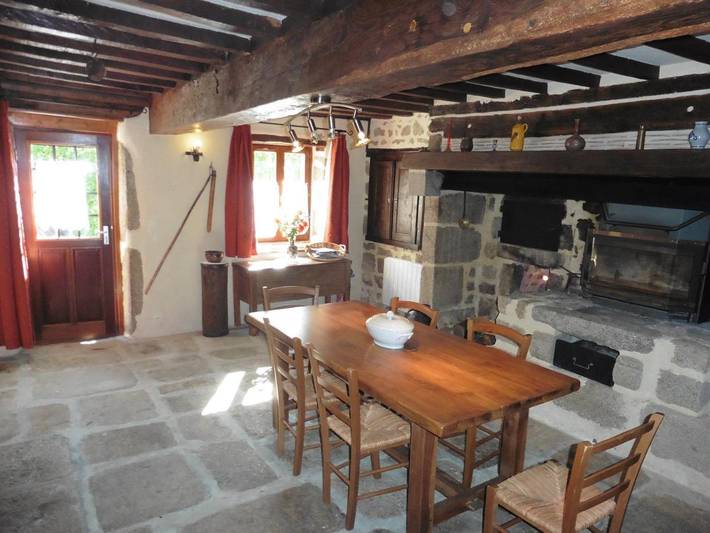 Location de vacances pour 7 personnes, avec piscine à Peyrat-la-Nonière - 2