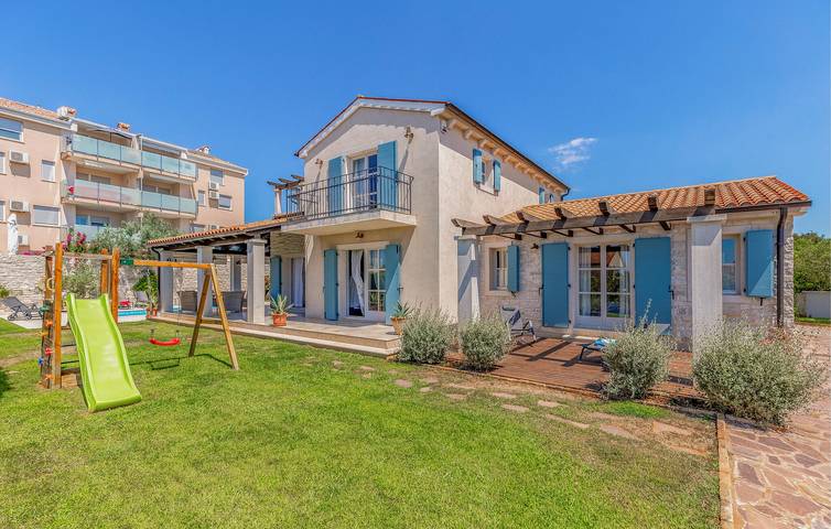 Ferienhaus für 8 Personen, mit Terrasse und Sauna in Fazana