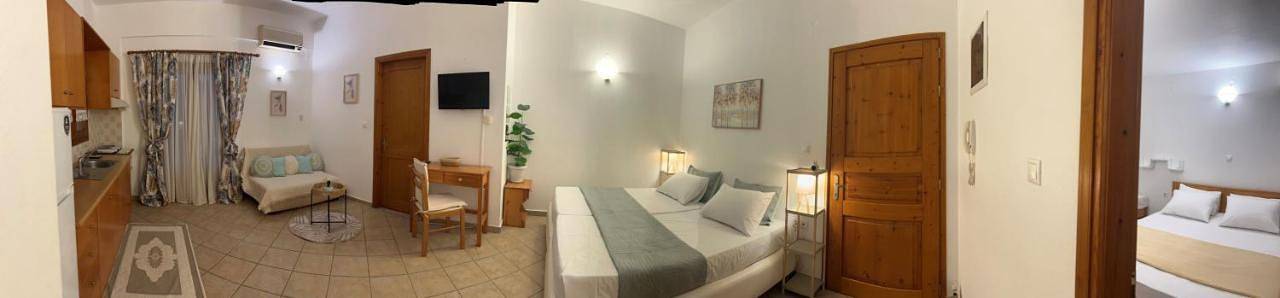 Maison d’hôte pour 2 personnes, avec Balcon et Terrasse ainsi que Jardin et Vue dans Skiathos - 2