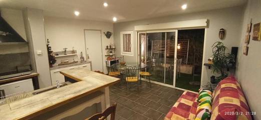 Gîte pour 4 personnes, avec piscine et jardin à Valergues