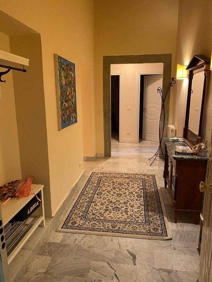 Cały apartament, Renovated apartment with 3 bedrooms in an historic palazzo between port and old town in Livorno, Wybrzeże Etrusków