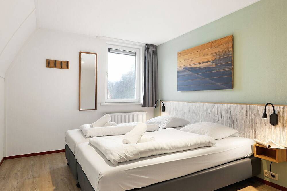 Luxury 8-person bungalow in Drenthe