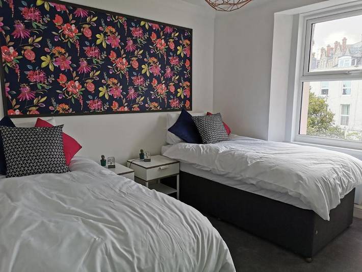 Holiday apartment for 4 people, with ocean view, child-friendly in Plymouth