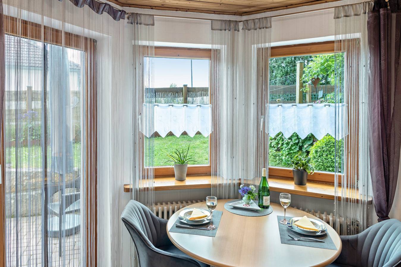 Entire apartment, Holiday Apartment 'Quiet Basement Apartment with Terrace' with Private Terrace, Garden, and Wi-Fi in Altenkunstadt, Oberes Maintal - Coburger Land