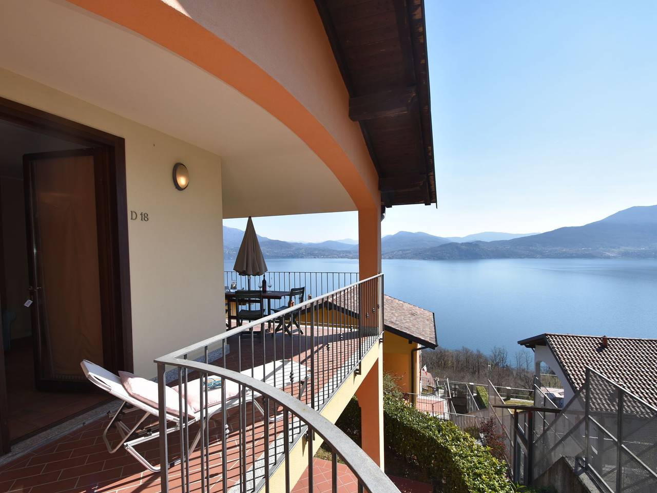 Tuinappartement aan het Lago Maggiore in Gemeente Oggebbio, Ticino Alpen en Verbano