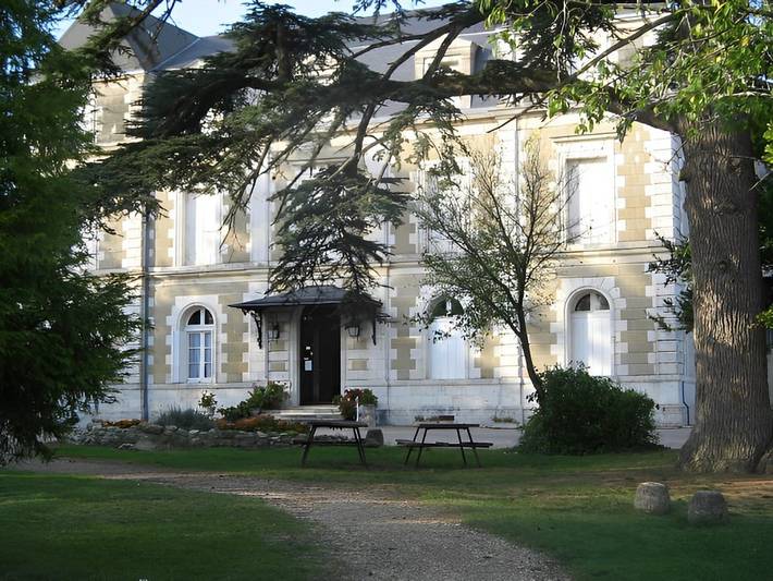Château pour 120 personnes, avec jardin et piscine - 1