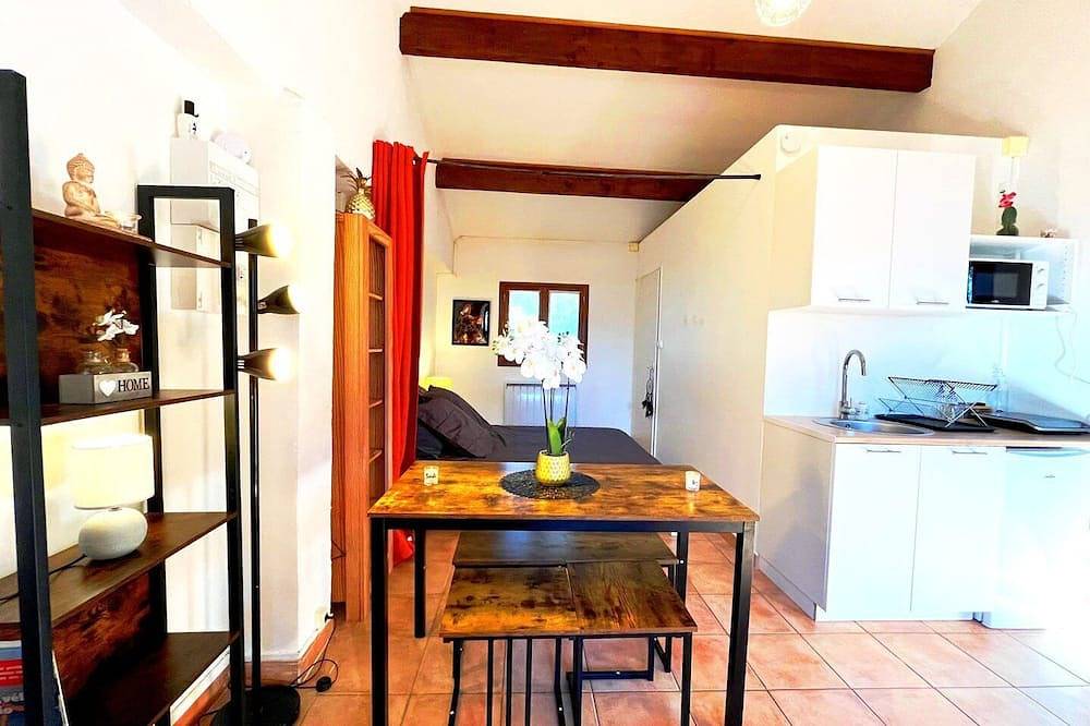 Le Mazet sous le Soleil, Calm and welcoming in Bezouce, Region de Nimes