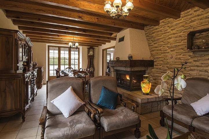 Location de vacances pour 10 personnes, avec terrasse et jardin à Aumont-Aubrac - 4