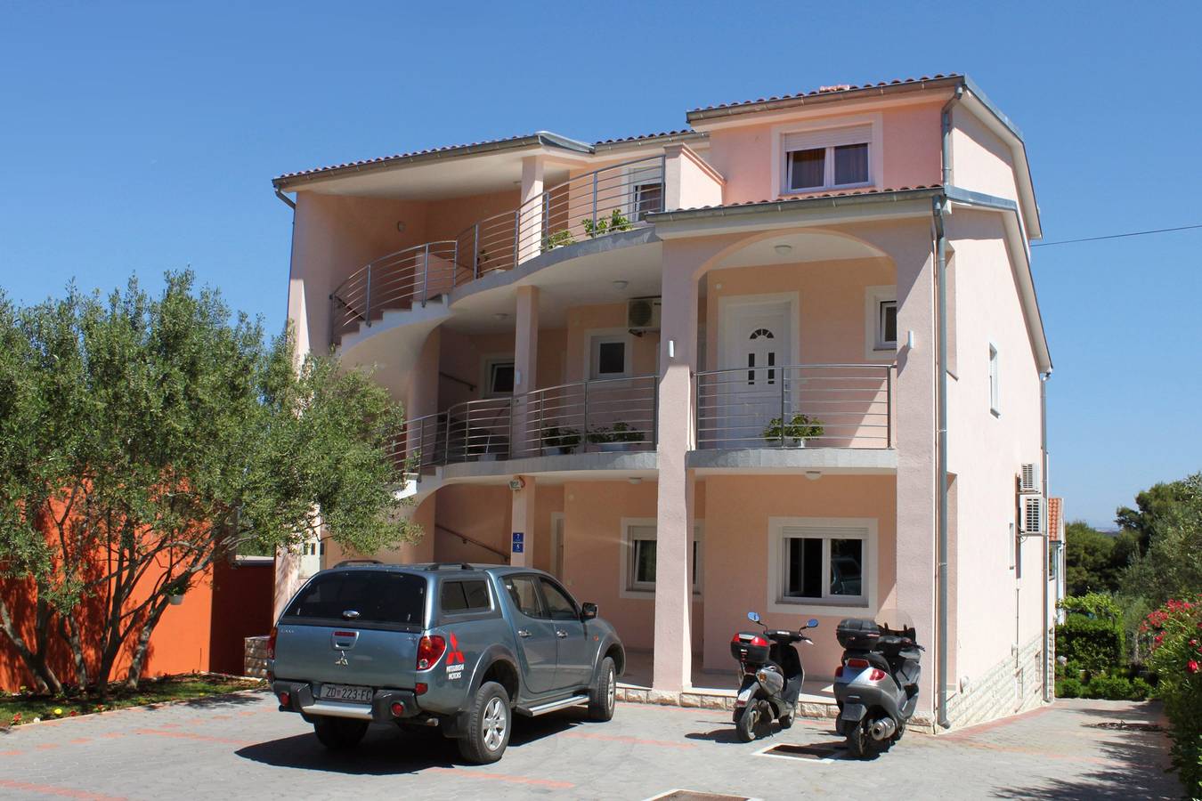Ganze Wohnung, 1-Zimmer-Ferienwohnung mit Terrasse und Meerblick Tkon, Pasman A-6215-c in Tkon, Pasman
