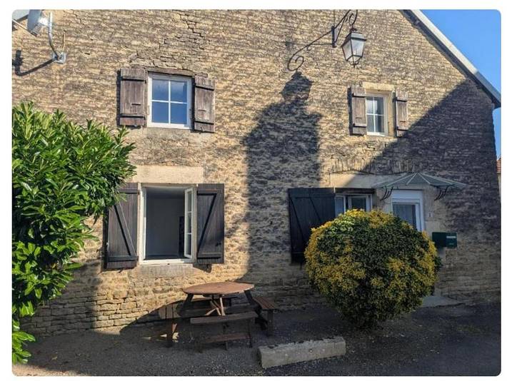 Location de vacances pour 8 personnes, avec terrasse à Orges - 2