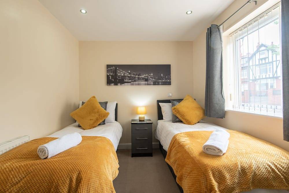 Entire apartment, Apartment 5, Ground Floor ,2 Bed, Sleeps 4 in Worksop, Nottinghamshire