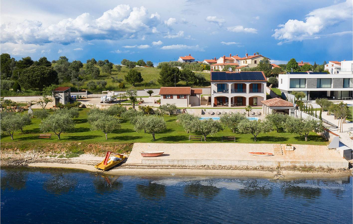 Charmant appartement de deux chambres avec piscine près d'une plage naturiste in Pomer, Côte Sud d'Istrie