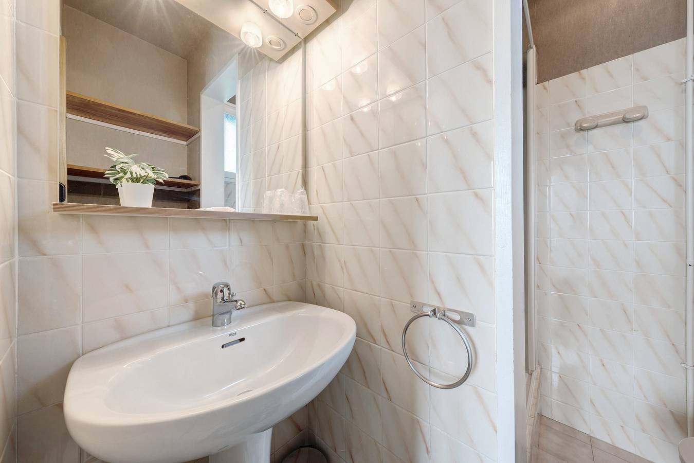 Chambres d’hôtes De Kersehen Verte avec jardin commun, balcon et Wi-Fi in Plouider, Région de Brest