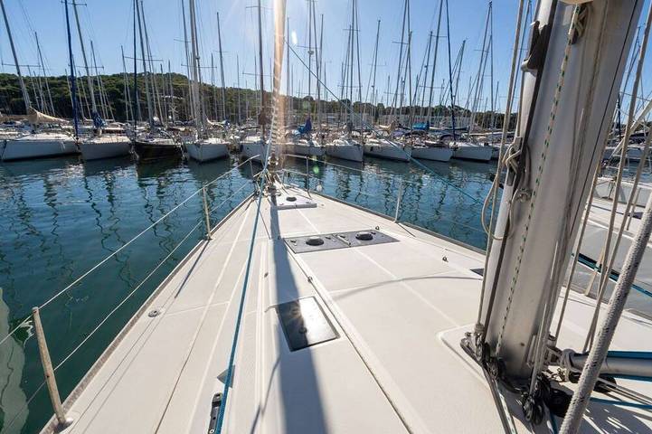 Péniche pour 6 personnes dans Port Pin Rolland - 4