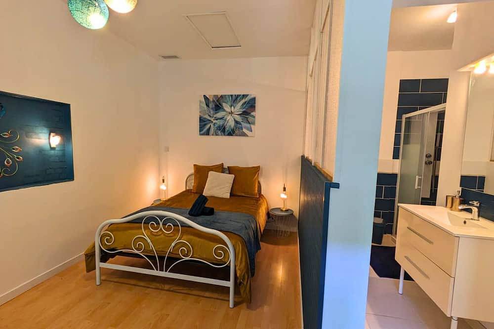 Loft Entre Vigne et Truffes Location Vacances Groupe en Provence in Valréas, Enclave de Valreas