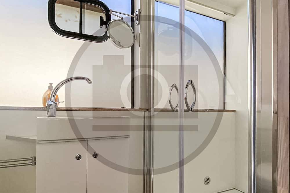 Gemütliches 1-Schlafzimmer-Schiff in Neuruppin in Neuruppin, Ruppiner Seenland