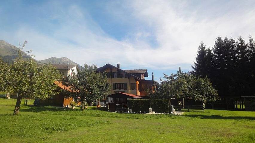 Ferienwohnung für 4 Personen, mit Terrasse und Garten, kinderfreundlich in Frutigen