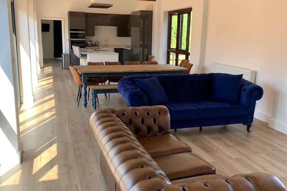 Beautiful Countryside Retreat for Large Group in Bedford