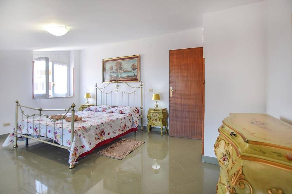 Amazing home in Maria di Castellabate with Wifi in Santa Maria di Castellabate, Castellabate