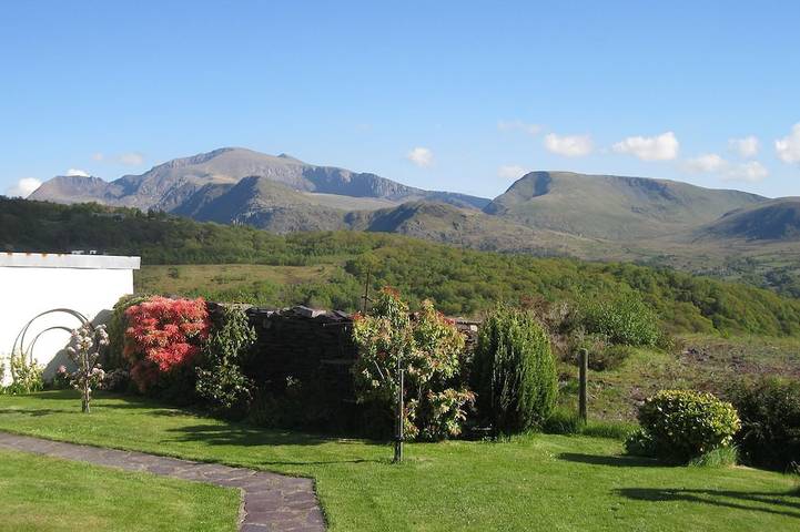 Gemütliches, zentral beheiztes Cottage mit enviable Lake und Snowdon Massif Ansichten in Llyn Padarn, Snowdonia