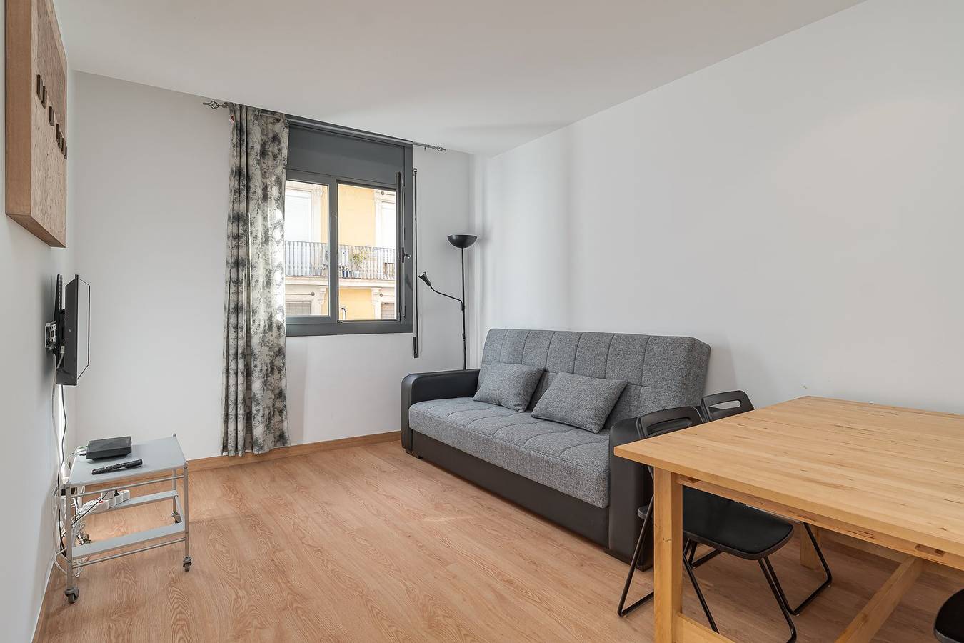 Entire apartment, Guestready - Bright home near Montjuïc in Barcelona Centre, Barcelona