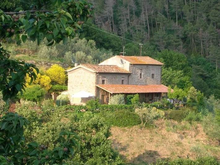 Agriturismo per 6 persone, con Balcone e Terrazza nonché Giardino e Piscina a Lamporecchio