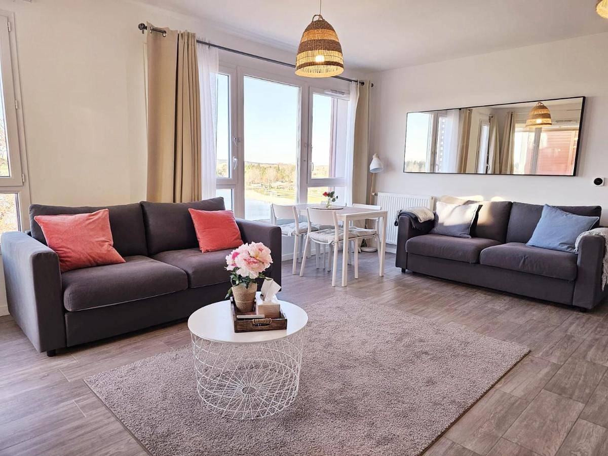 Appartement entier, Lakeside Provence - Appartement 4 étoiles face au lac de Monteux in Monteux, Vaucluse