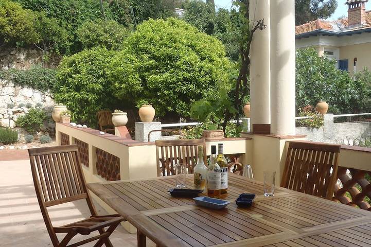 Villa for 8 people, with garden and terrace - 1