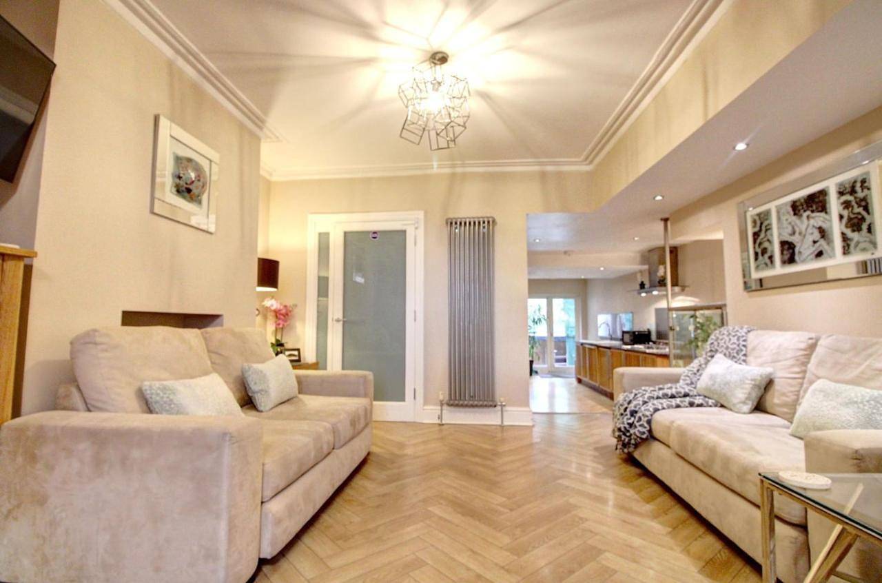 Entire apartment, Executive Three-Bedroom Apartment in Chester, Cheshire West and Chester
