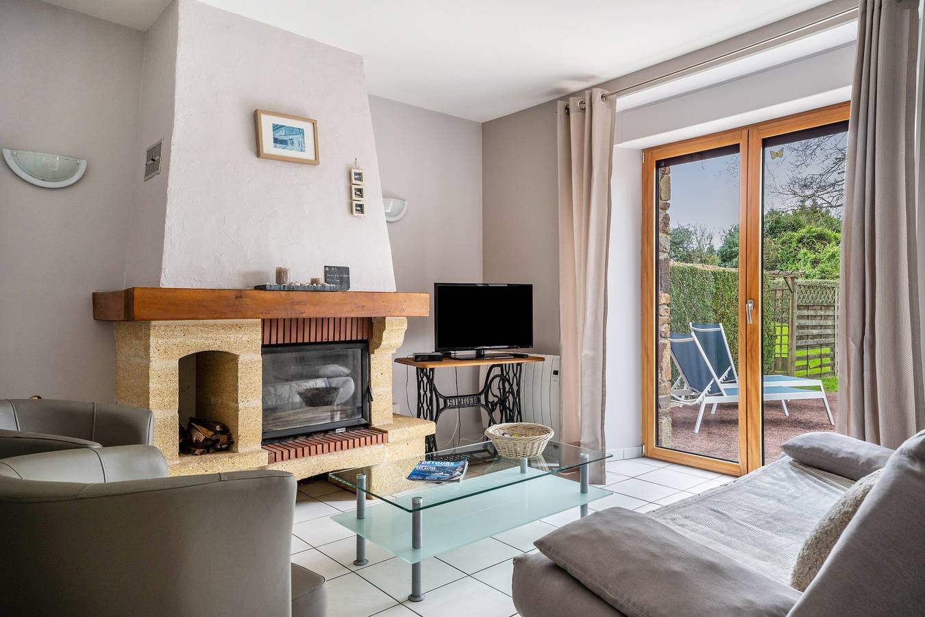 Ferienhaus 'Gite Palombe' mit privater Terrasse, Garten und Wlan in Lanvallay, Dinan und Umgebung