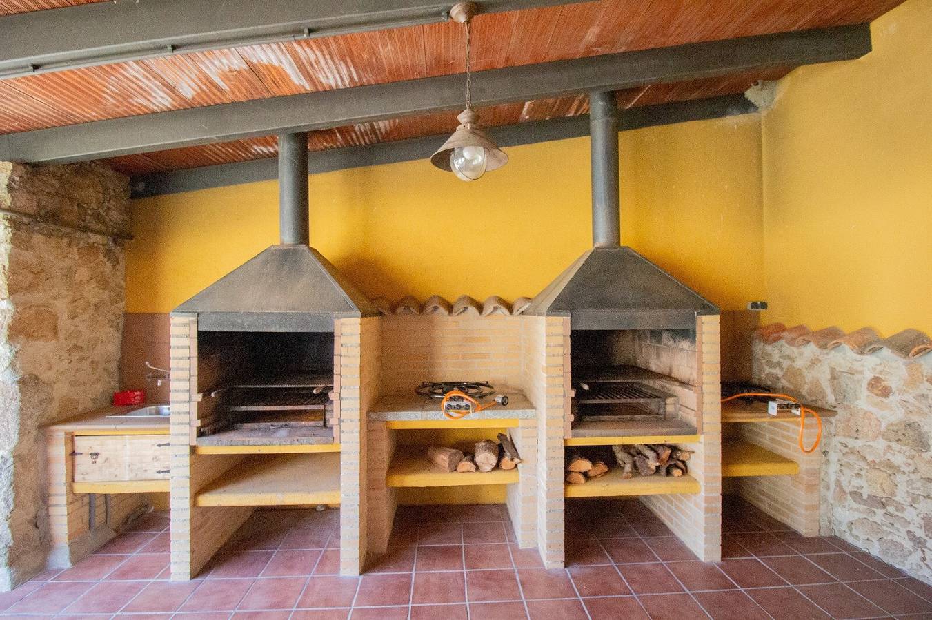 Casa Rural 'El Portalón De Fresnedilla' con Piscina Privada, Terraza y Wi-Fi in Fresnedilla, Provincia de Ávila