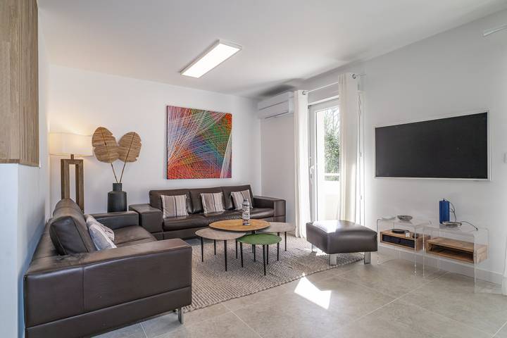 Location de vacances pour 6 personnes, avec Terrasse ainsi que Jardin et Piscine à Gujan-Mestras
