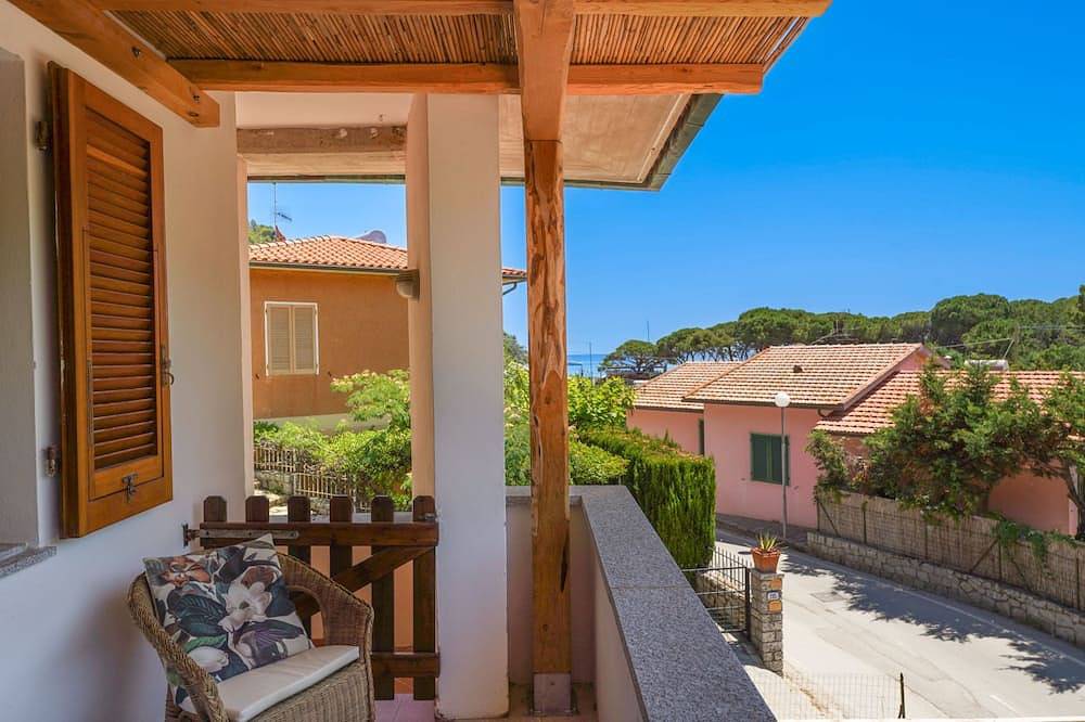 Ganze Wohnung, Dreizimmerwohnung Lilie im ersten Stock in Spiaggia Fetovaia, Campo nell'Elba